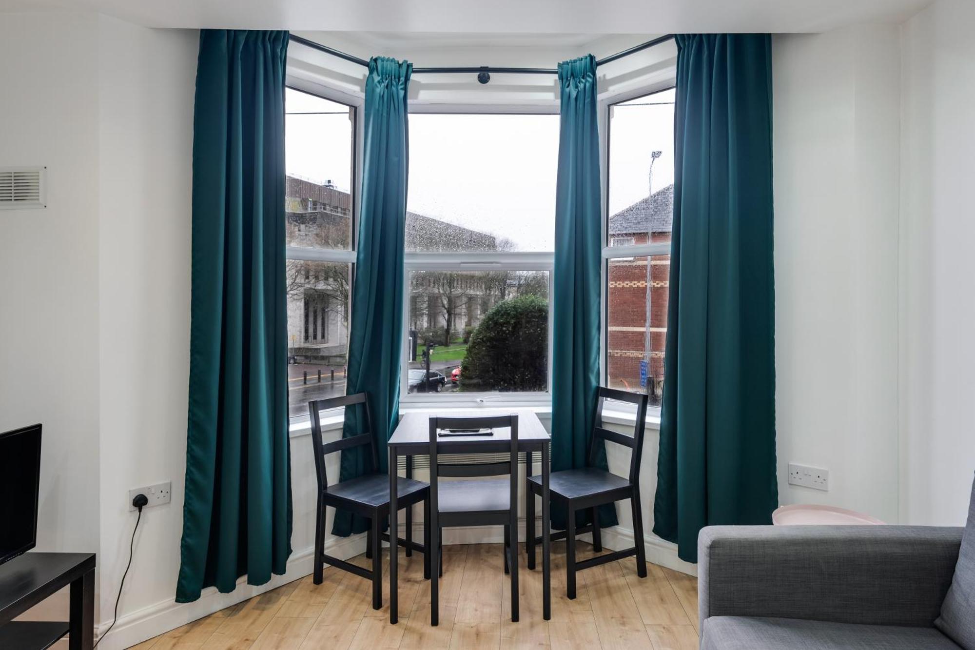 Relax In A Modern By The Centre & Bute Park
